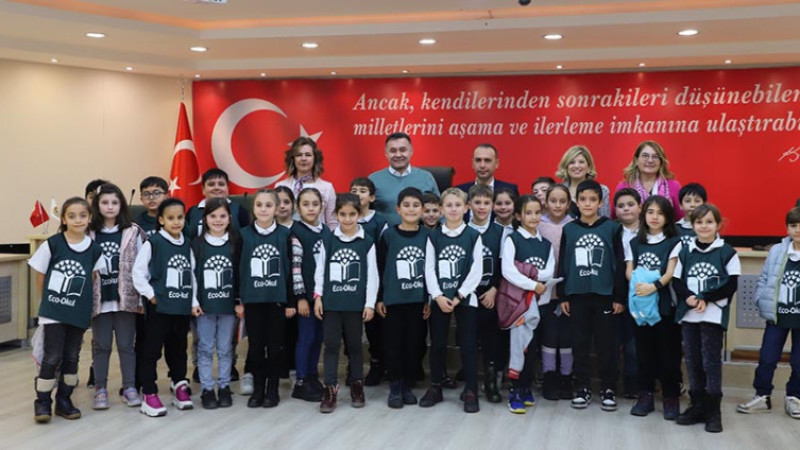 ÇEVRECİ ÖĞRENCİLERDEN BAŞKAN YÜCEL’E ZİYARET