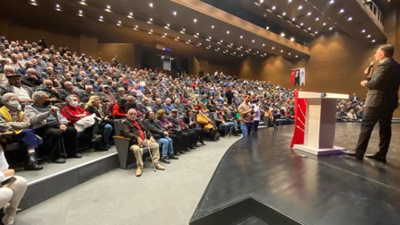 ÖZGENÇ HEYECANI SALONA SIĞMADI