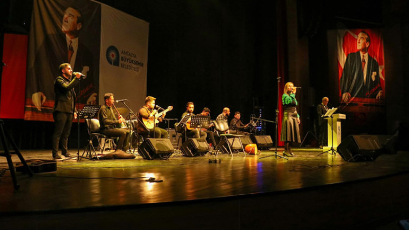 ÖĞRENCİLER YARARINA KONSER