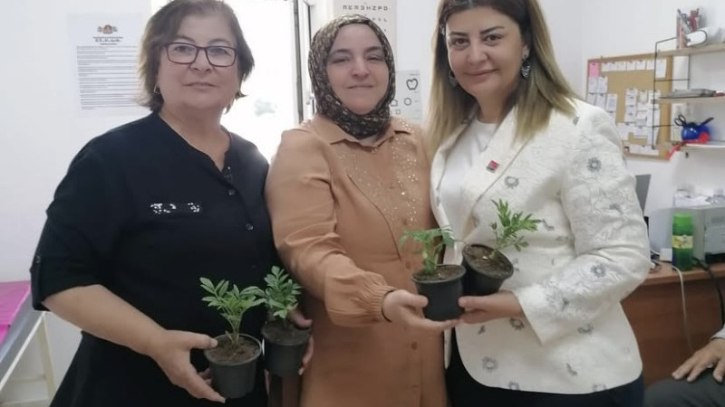 CHP’Lİ KADINLAR BEYAZ MELEKLERİ UNUTMADI