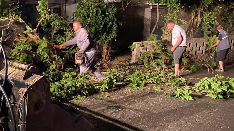 Belediye ekipleri hortum felaketi nedeniyle sahada