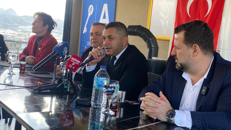 ANAHTAR PARTİ’DEN GÖVDE GÖSTERİSİ