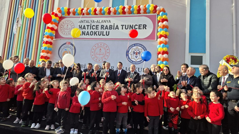 Gazipaşalı hayırseverden eğitime destek