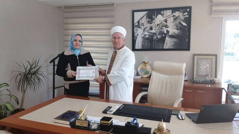 İSLAMİYET’İ YAŞAYARAK ÖĞRENDİ